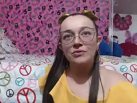 Angela 18honey online show from June 6, 1:23 am