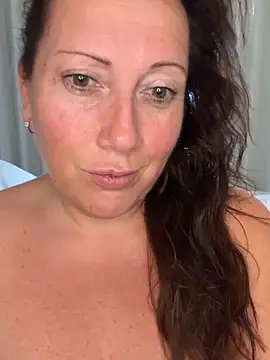 xsexycurvymilf online show from September 24, 3:22 pm