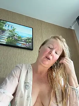 EmmaInLove23 online show from July 6, 2:17 am