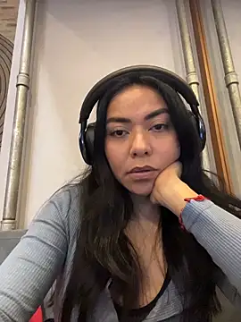 Snapshot of PetitLumiere chatting on October 15, 8:55 pm PetitLumiere online show from October 15, 8:55 pm