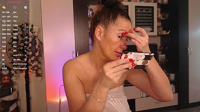 SheilaRyan online show from September 15, 4:43 am