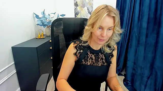 Snapshot of Sinty_Devis chatting on September 12, 11:39 am Sinty Devis online show from September 12, 11:39 am