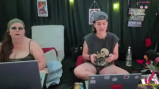 Sexy Mama-69 online show from November 27, 5:49 pm