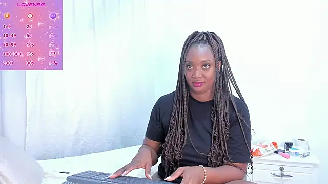 RoxannaBlanche online show from October 1, 10:59 pm