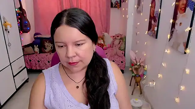 claryssa  online show from May 1, 10:02 pm