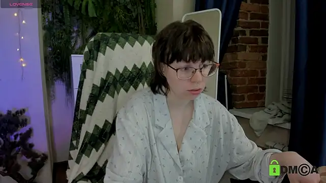 Melissa Wells online show from July 1, 9:03 pm