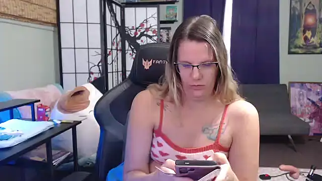 Sarahtineke online show from October 24, 7:43 pm