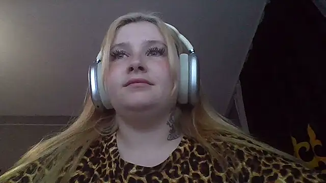 Light Luna online show from July 16, 4:33 pm