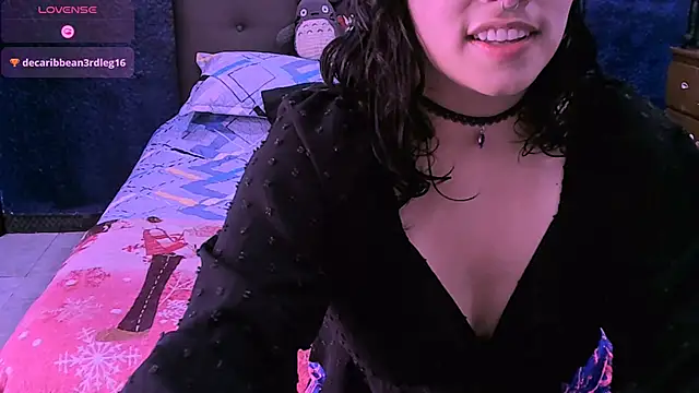 NinaYellow online show from October 4, 4:22 pm