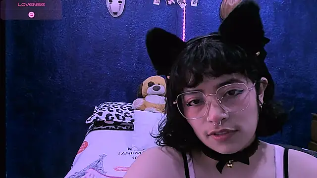 NinaYellow online show from December 5, 3:46 pm