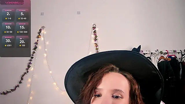 Snapshot of Violet_Veliya chatting on October 10, 4:01 pm Violet Veliya online show from October 10, 4:01 pm