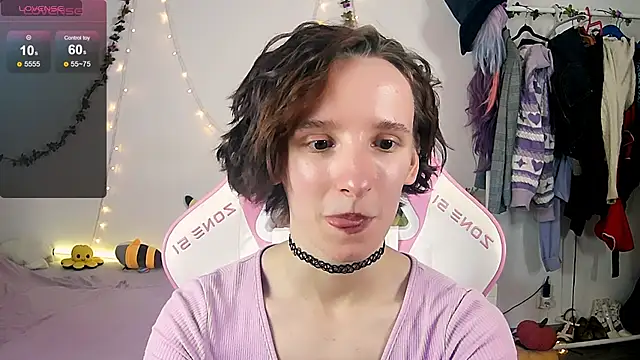 Snapshot of Violet_Veliya chatting on October 14, 3:58 pm Violet Veliya online show from October 14, 3:58 pm