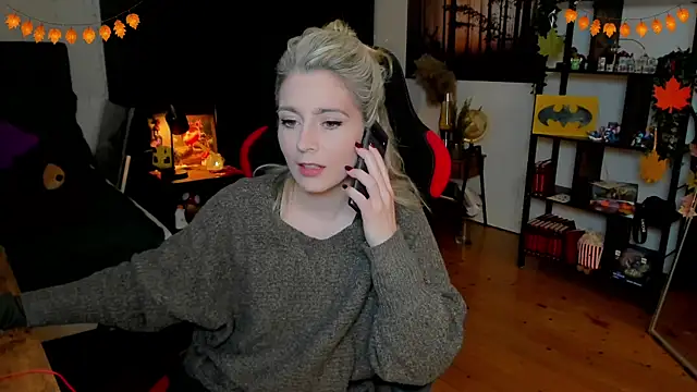 Lisaonthemoon online show from October 29, 8:44 pm