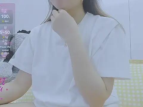 Snapshot of Linh_diudang chatting on October 18, 12:08 pm Linh diudang online show from October 18, 12:08 pm