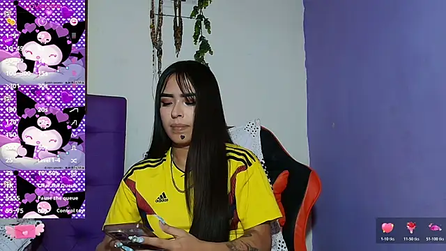 Cloeandtyfanny online show from August 2, 9:07 pm