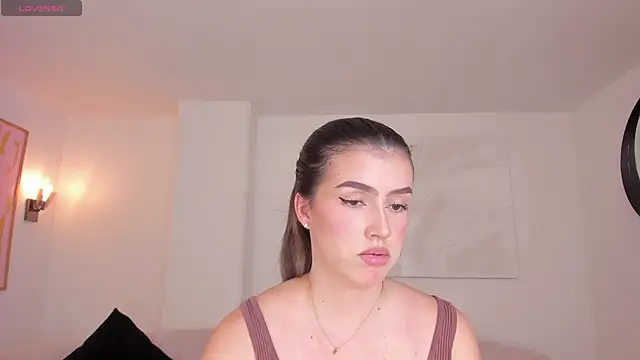 PaulinaSantos  online show from December 16, 7:09 pm