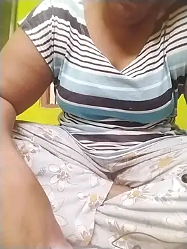 Snapshot of Tamilpriya47 chatting on October 4, 5:28 pm Tamilpriya47 online show from October 4, 5:28 pm