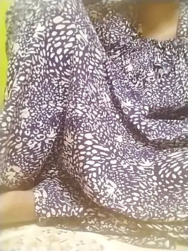 Snapshot of Tamilpriya47 chatting on September 28, 4:45 pm Tamilpriya47 online show from September 28, 4:45 pm