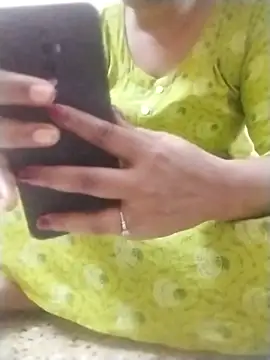 Snapshot of Tamilpriya47 chatting on September 15, 4:58 pm Tamilpriya47 online show from September 15, 4:58 pm