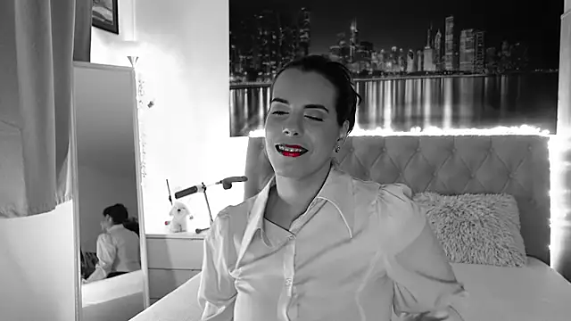 Lora Chanel online show from July 19, 7:16 pm