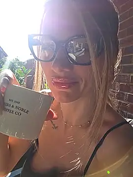 SweetMonicaUK online show from July 27, 7:05 am