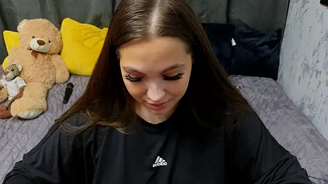 Nicole Vvinson online show from November 19, 4:23 am