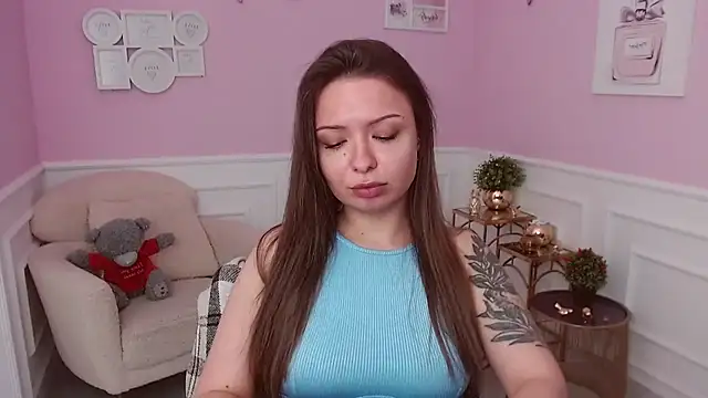 LucySkilar online show from July 24, 4:54 am