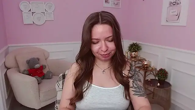 LucySkilar online show from July 7, 6:47 am