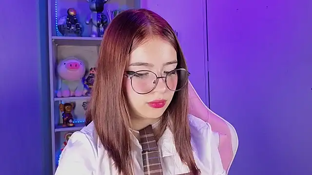 EmilyMiller  online show from October 30, 4:30 pm