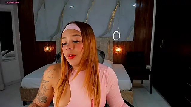 Snapshot of mia_18v chatting on September 9, 5:35 pm mia 18v online show from September 9, 5:35 pm