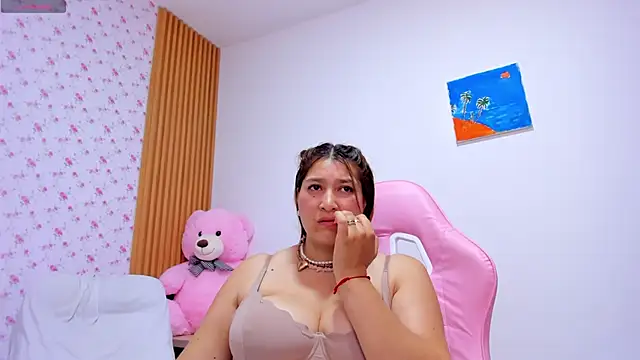Soyqueen online show from June 6, 7:14 am