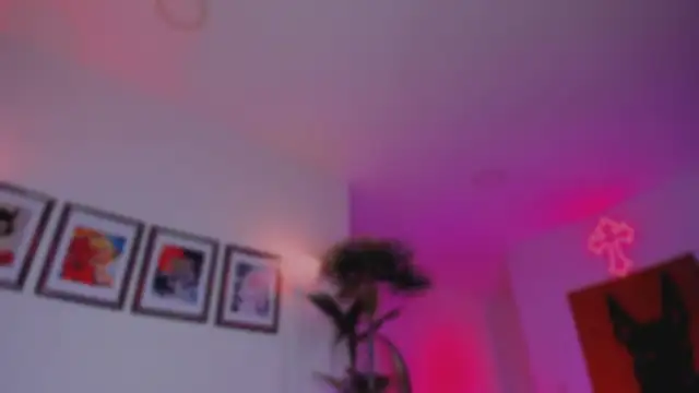 Taylor  foxxx online show from October 31, 5:31 am