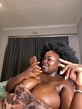 Honeycoco0211 online show from June 17, 10:00 pm