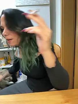 Lady Knaller online show from October 23, 6:47 pm