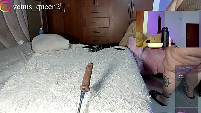 Snapshot of Venus_queenn chatting on October 2, 2:38 am Venus queenn online show from October 2, 2:38 am