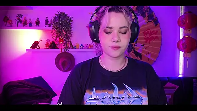 albaismynameX online show from March 4, 12:23 pm