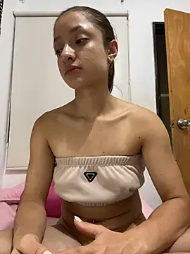 Snapshot of Alicia_ALICIA chatting on October 4, 11:09 pm Alicia ALICIA online show from October 4, 11:09 pm