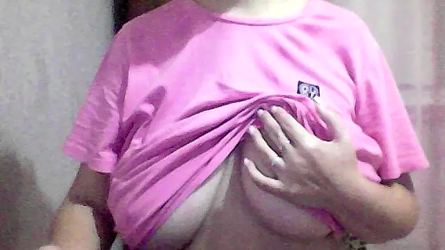 Snapshot of AnaXBerry chatting on October 12, 6:21 pm AnaXBerry online show from October 12, 6:21 pm
