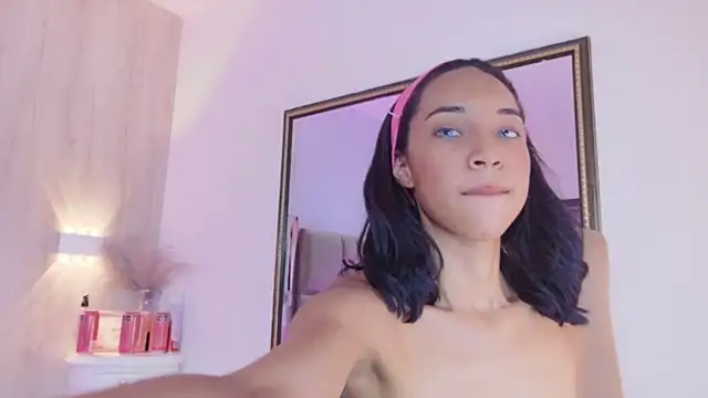 AbrilBrent online show from July 28, 8:34 pm