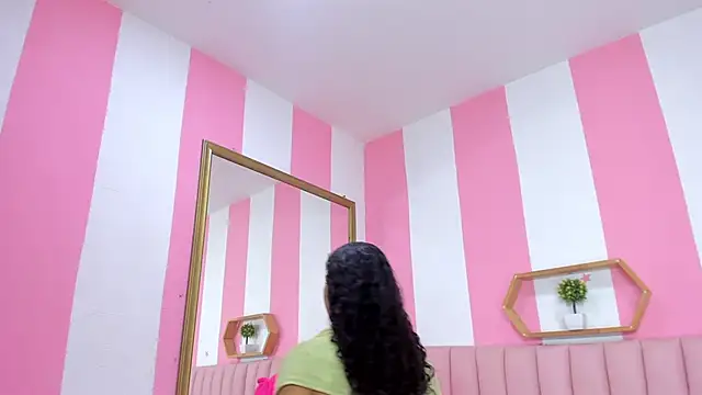 ISABELLA 020 online show from June 10, 12:59 pm