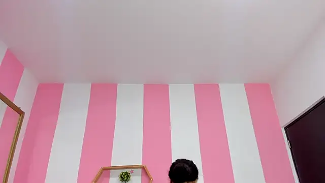 ISABELLA 020 online show from February 9, 11:56 am