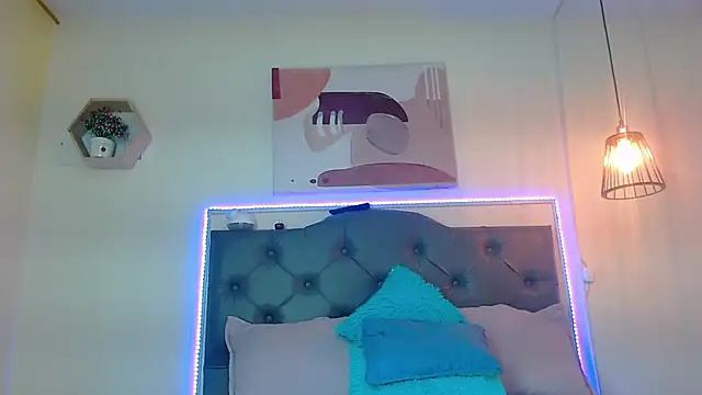 Kim clark1 online show from December 18, 3:39 pm