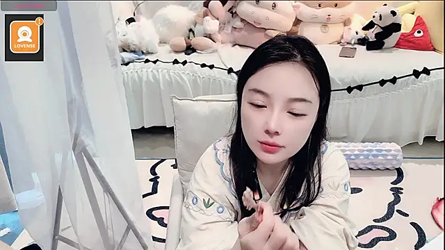 AKiKi711 online show from August 2, 4:59 am