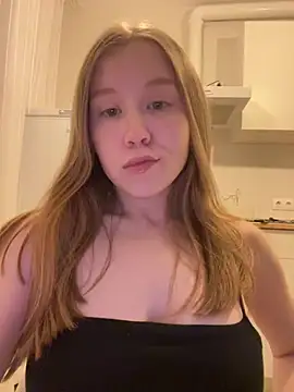 Eva Weyne online show from February 8, 10:45 pm