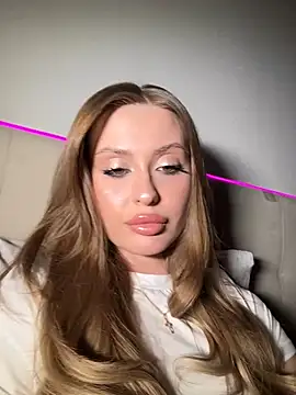 Sweet  Milly online show from April 30, 7:30 pm