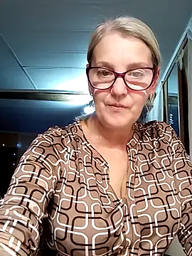 Snapshot of irinamaux chatting on October 10, 12:21 pm irinamaux online show from October 10, 12:21 pm
