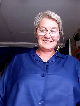 irinamaux online show from July 10, 1:44 pm