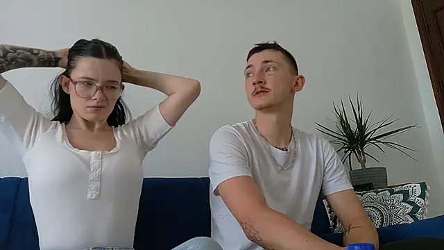 RoxiBlack online show from May 3, 8:28 am