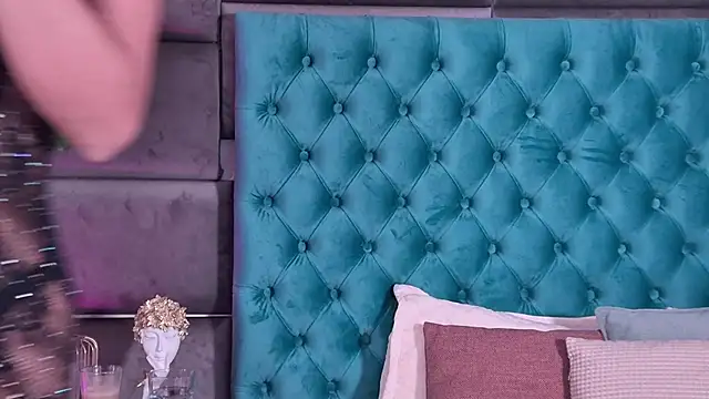 SecretSienna online show from December 22, 4:26 am