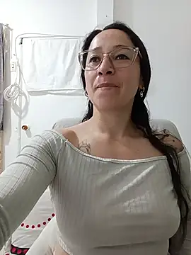 emilypoppy3 online show from July 12, 12:17 pm